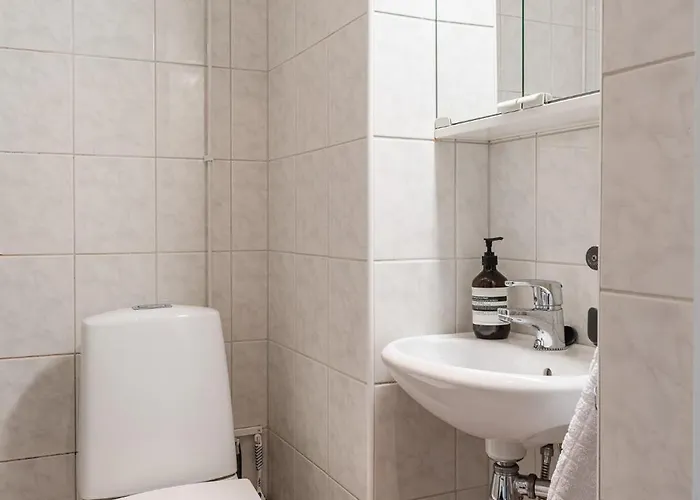 Lovely 1br In Calm Neighborhood Lägenhet *